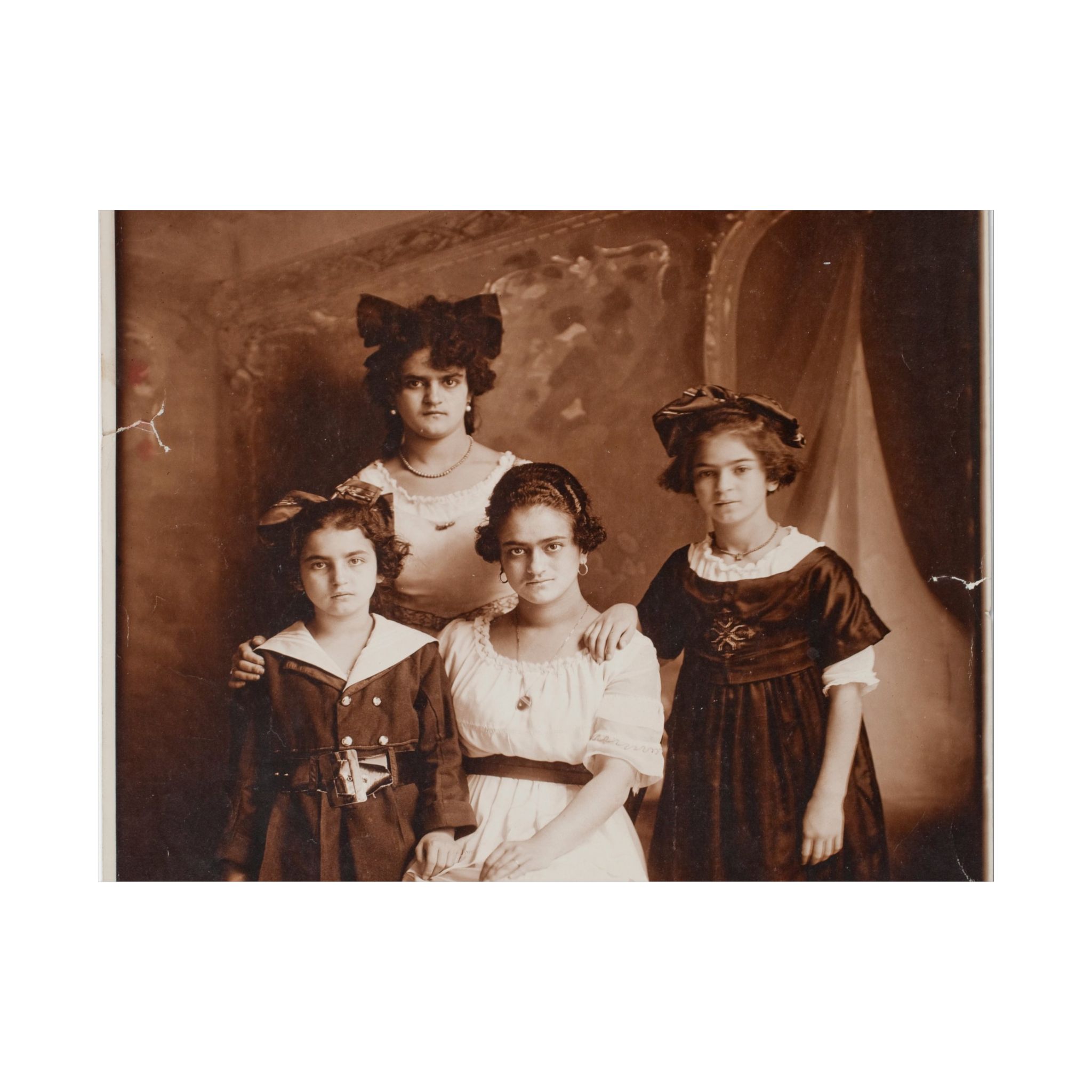 guillermo kahlo – matilde%2c adriana%2c frida and cristina kahlo – google art project guillermo kahlo – matilde%2c adriana%2c frida and cristina kahlo – google art project